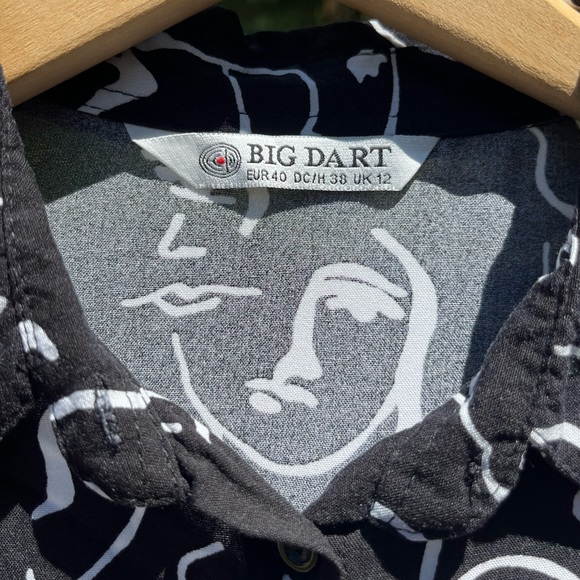Big Dart Faces Blouse - Picture 6 of 11